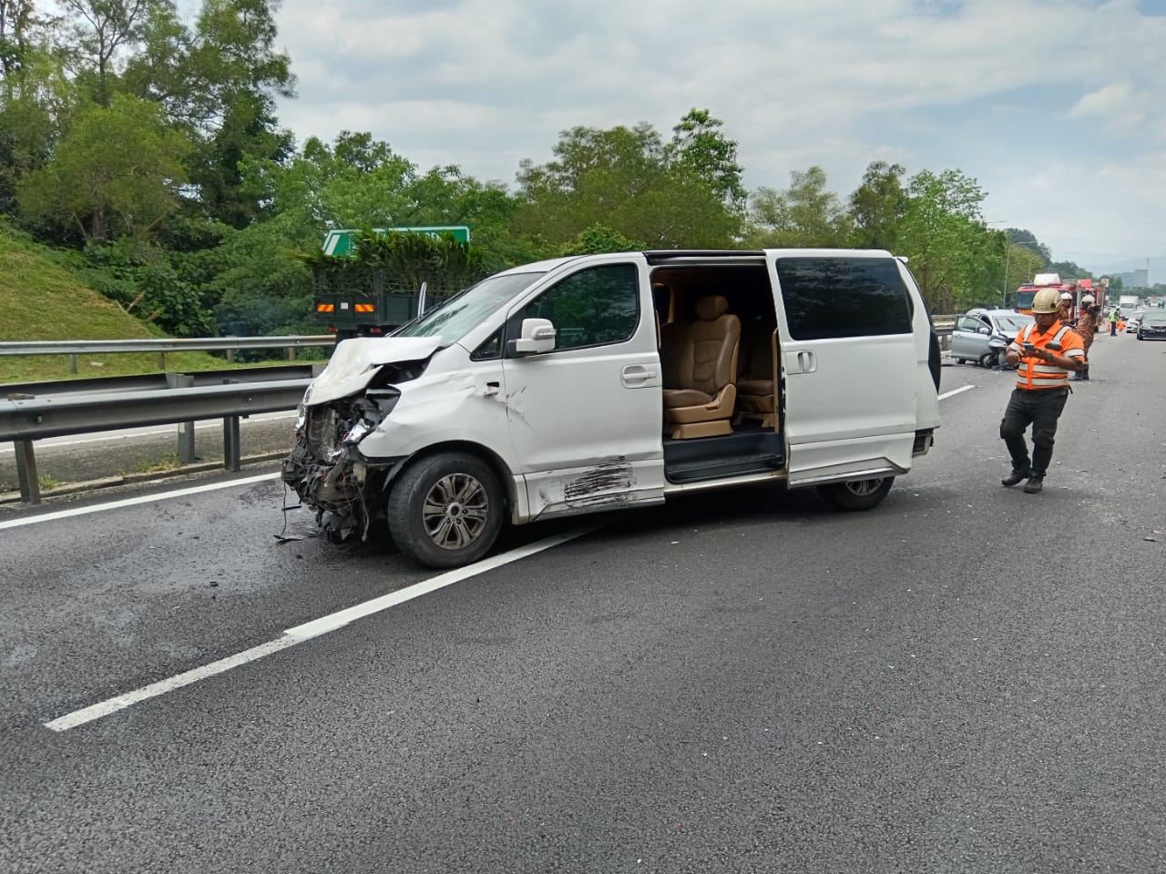 sembilan cedera kemalangan lebuh raya plus kenderaan lima kereta lebuh raya plus sembilan cedera kemalangan lebuh raya plus kenderaan lima kereta lebuh raya plus