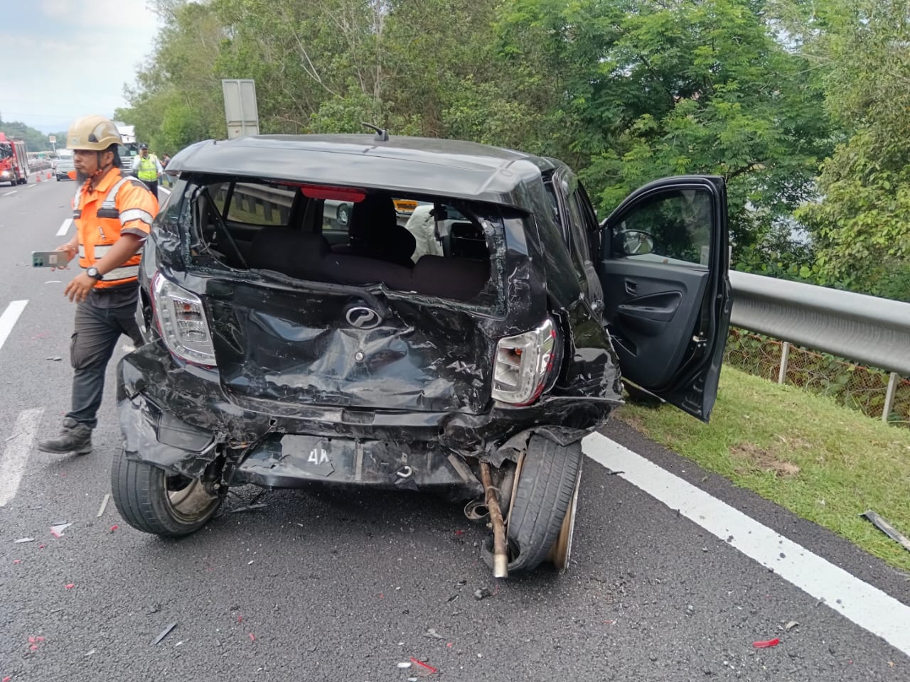 sembilan cedera kemalangan lebuh raya plus kenderaan lima kereta lebuh raya plus sembilan cedera kemalangan lebuh raya plus kenderaan lima kereta lebuh raya plus