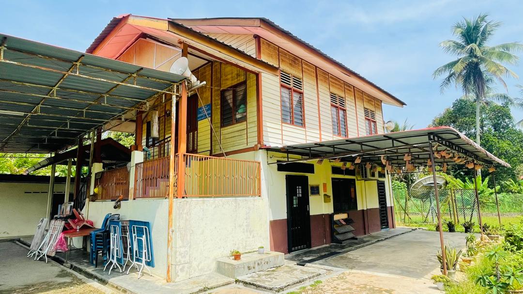 Serangan balai polis Bapa harap surau baharu abadikan nama Allahyarham Konstabel Ahmad Azza Fahmi Azhar Khaiden Balai Polis Ulu Tiram Kampung Poh Tambahan Bidor 