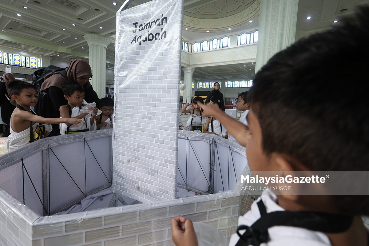 Kementerian Komunikasi SKMM ajaran ahmadi Timbalan Mufti Perak Datuk Zamri Hashim kerajaan media sosial haji
