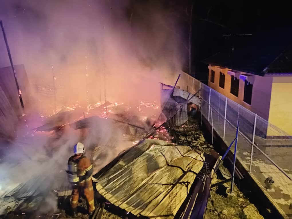 Lelaki ditemui rentung dalam kebakaran rumah mangsa mayat bomba pasukan Sabarodzi operasi