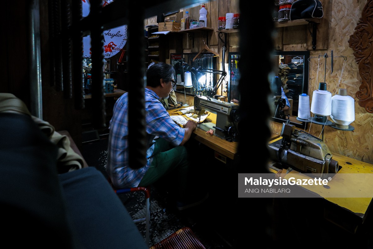 Ubah suai menjahit membaiki seluar jeans pakaian mengubah suai Amaru Jeans Mohd Shukri 