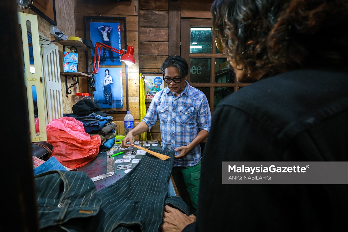 Ubah suai menjahit membaiki seluar jeans pakaian mengubah suai Amaru Jeans Mohd Shukri rock