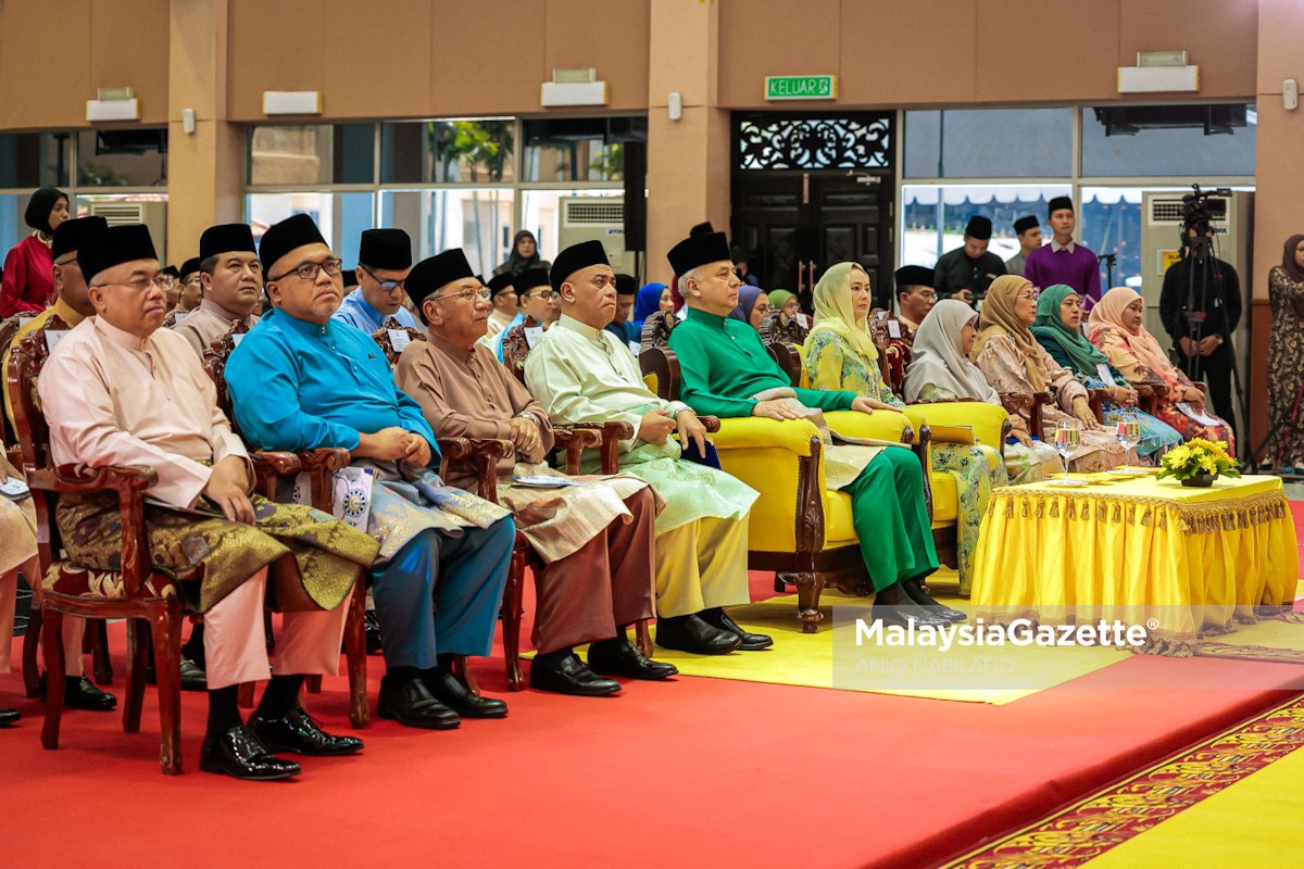 Sultan Nazrin Sultan Perak Majlis Anugerah Kecemerlangan Pendidikan Islam Negeri sekolah pelajar