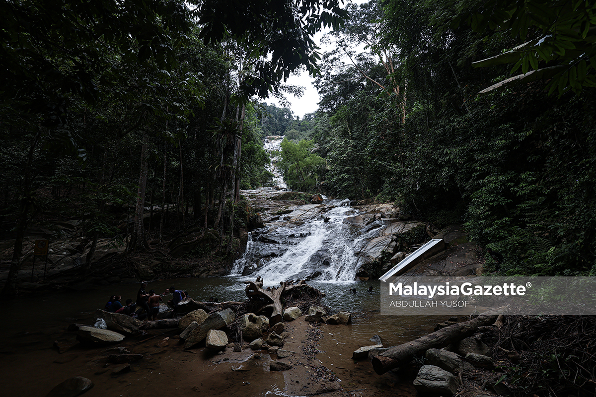 Chalet tiub pengalaman menarik pengunjung Lata Kinjang Orang Asli Rani pengunjung air terjun tapah