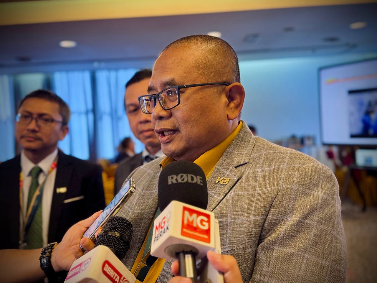 pembedahan penggantian sendi lutut melalui sistem robotik teknologi CUBIS Joint Hospital Pakar KPJ farid