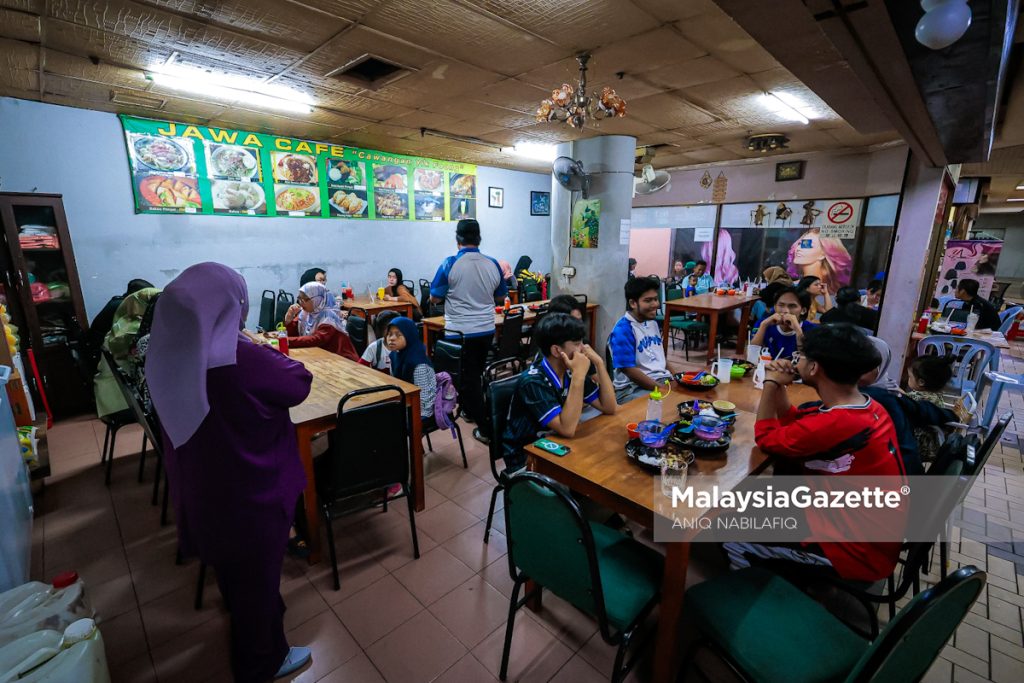 Nasi ayam penyet resipi asli negara seberang ‘bersembunyi’ di Jawa Cafe