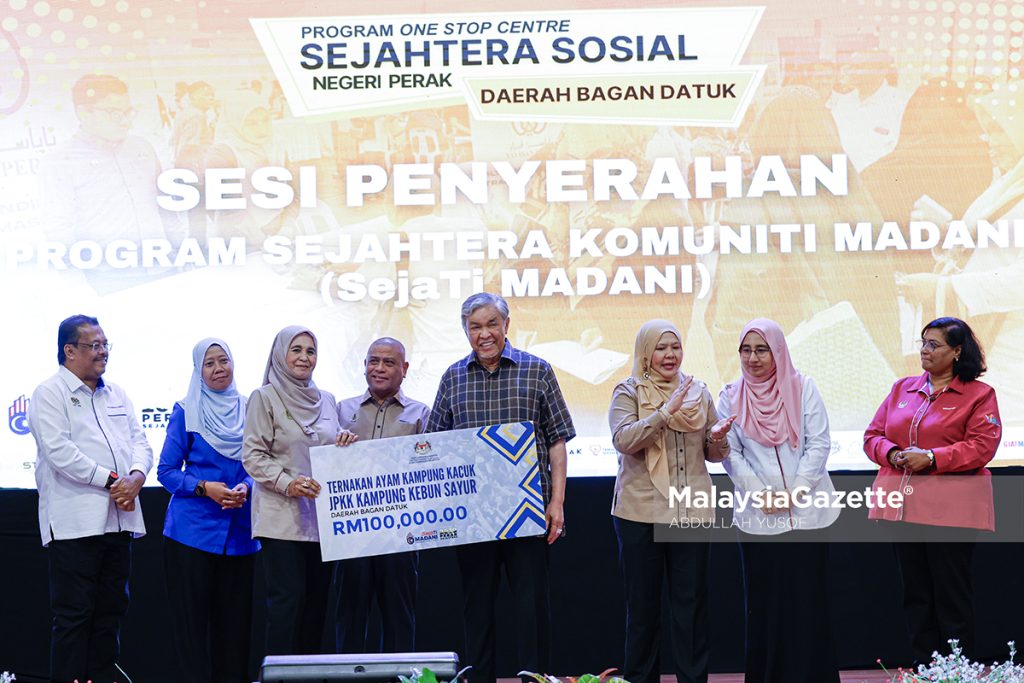 Bina segera jambatan Bailey di kawasan terputus hubungan akibat banjir - Zahid