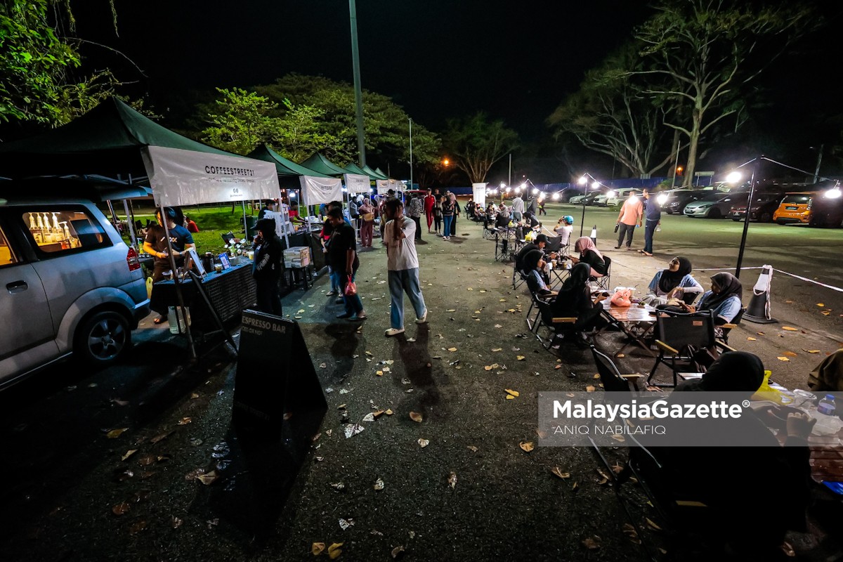 Bekas pemain bola sepak perak Mohamad Hafiz nazirul amirul azhan perniagaan burger makana kopi minuman