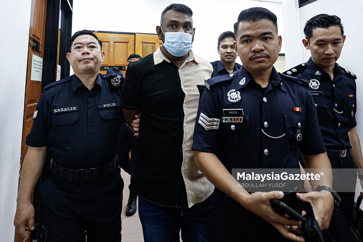 Dokumen palsu sijil eFEiS pemadam api Pemilik syarikat tidak mengaku empat pertuduhan tertuduh mahkamah Sha Arifin