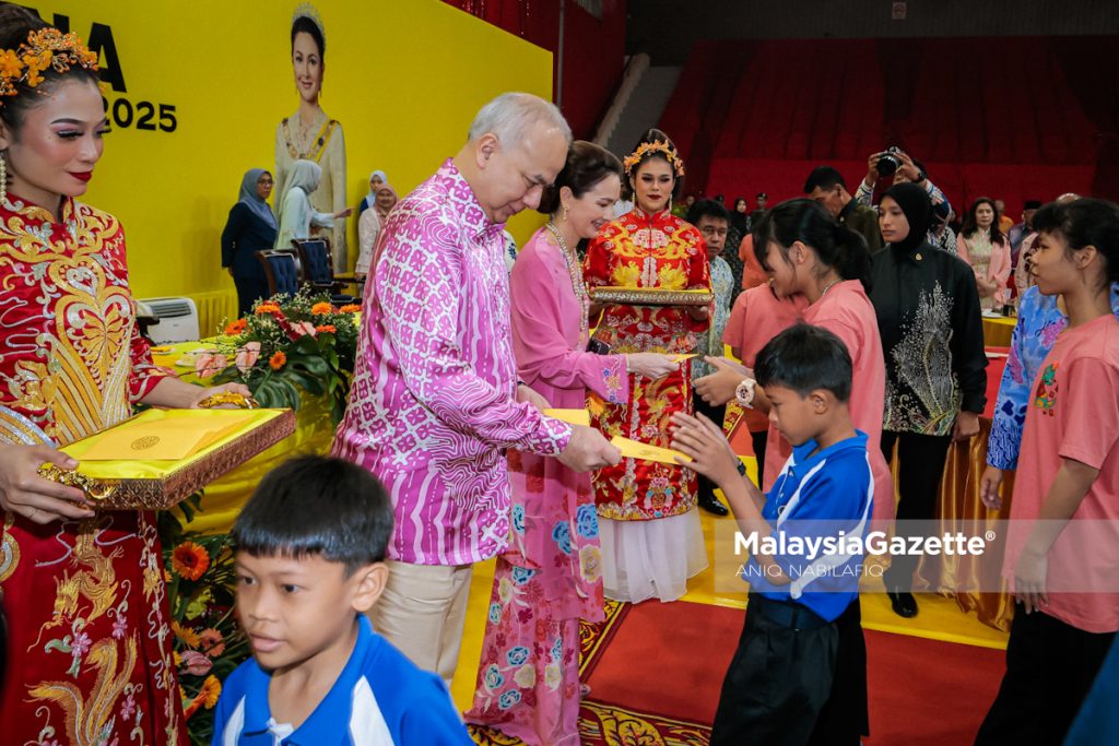 Sultan Nazrin, Tuanku Zara berangkat ke Sambutan Tahun Baharu Cina peringkat negeri