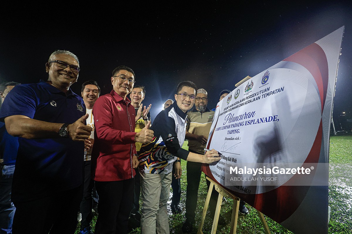 Padang Esplanade lampu limpah taiping penduduk kemudahan Kah Woh rakyat riadah