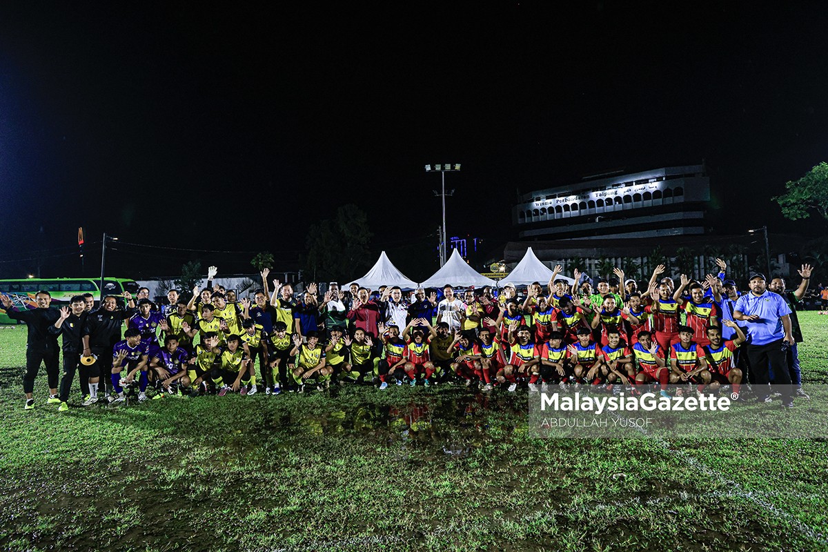 Padang Esplanade lampu limpah taiping penduduk kemudahan Kah Woh rakyat riadah