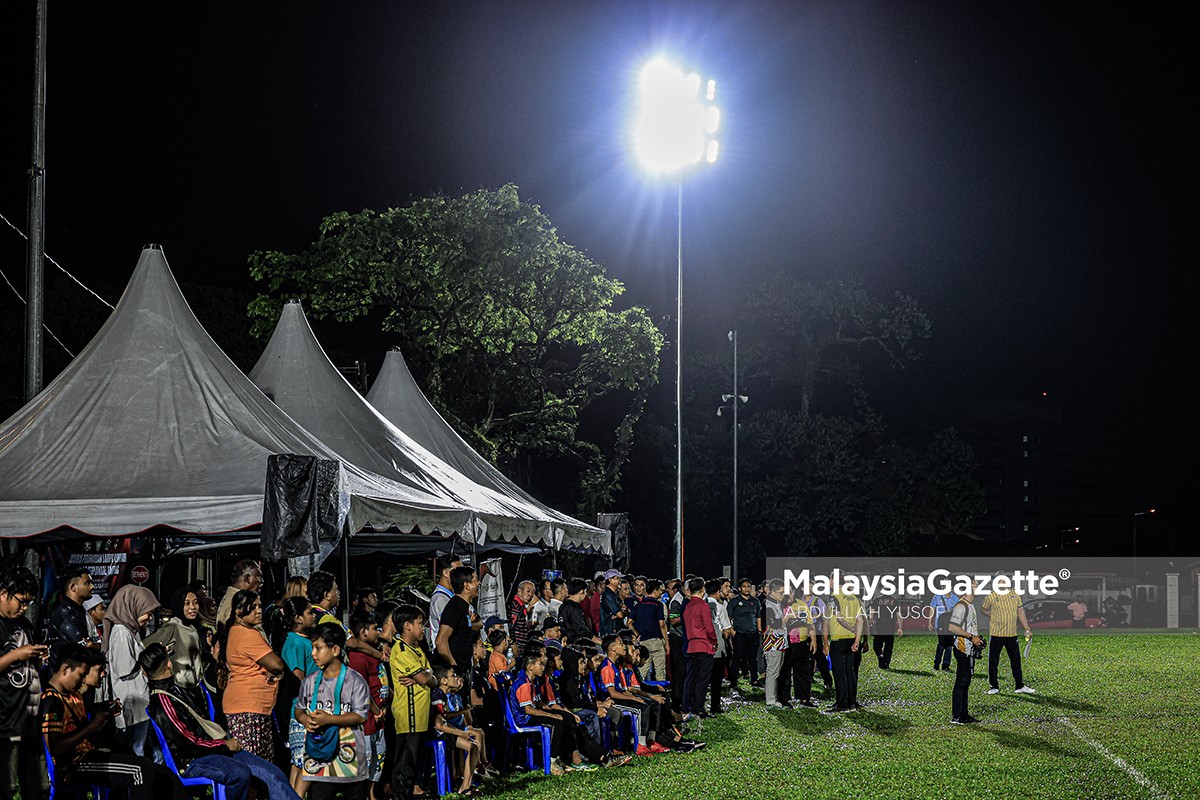 Padang Esplanade lampu limpah taiping penduduk kemudahan Kah Woh rakyat riadah