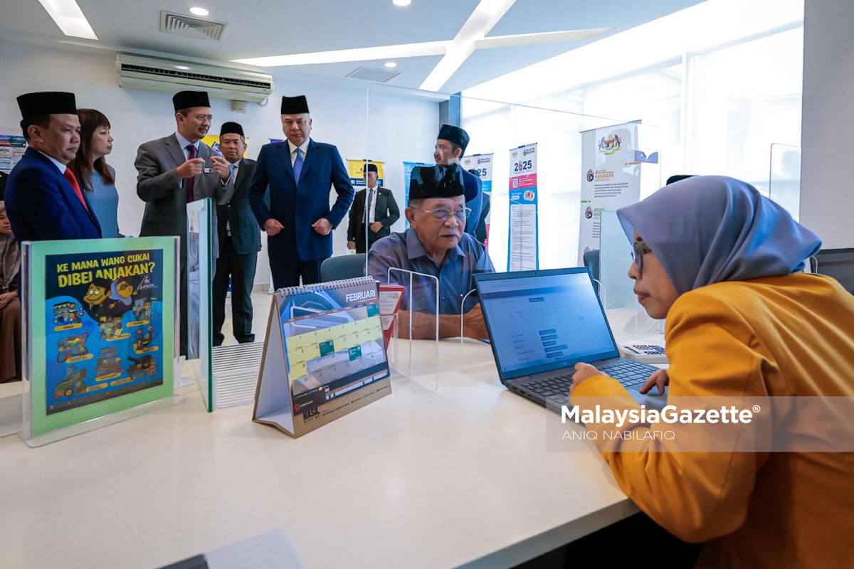 Perak LHDN Teluk Intan STR Sumbangan Tunai Rahmah Menara HASiL Cukai Rekod Industri Pencapaian Kerajaan abu tariq