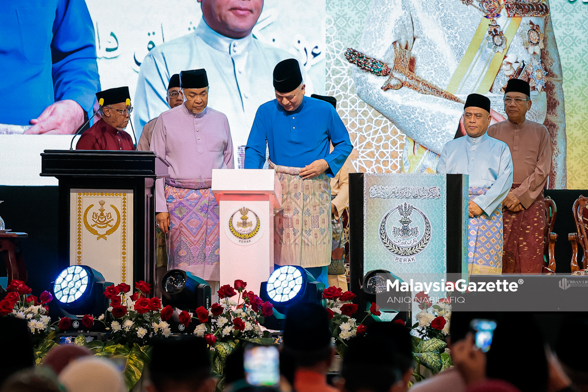 Muzakarah Sultan Nazrin Muizzuddin Shah 2025 sultan perak negeri Sultan Nazrin berangkat ke muzakarah Fiqh dan tasawuf dalam pembangunan ummah Pelancaran buku Mufti Perak Pemerkasaan Ahli Sunnah Waljamaah Peranan pemerintah dalam Islam Syeikh Dr Usamah al-Azhari pembentangan