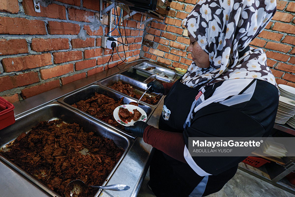 Rumah Makan Rendang Tok Yoep juadah hidangan makanan tradisional daging Nora Aishah tradisi 