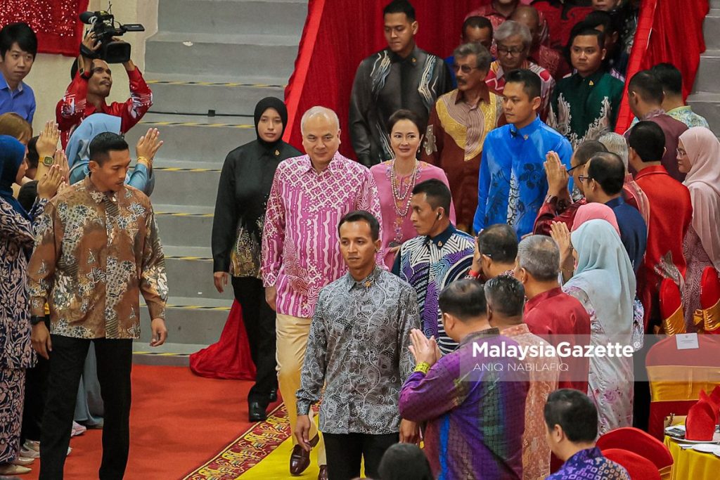 Sultan Nazrin, Tuanku Zara berangkat ke Sambutan Tahun Baharu Cina peringkat negeri