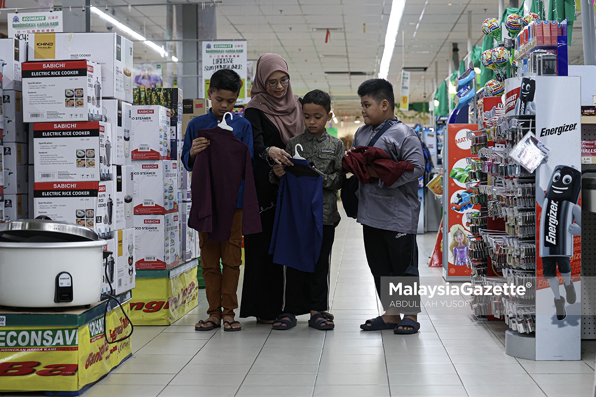 MBI Prihatin bantu anak yatim Aidilfitri Anak yatim dapat baju raya Program MBI Prihatin Ramadan Bantuan Aidilfitri anak yatim Econsave sumbang baju raya anak yatim MBI dan Econsave bantu rumah kebajikan