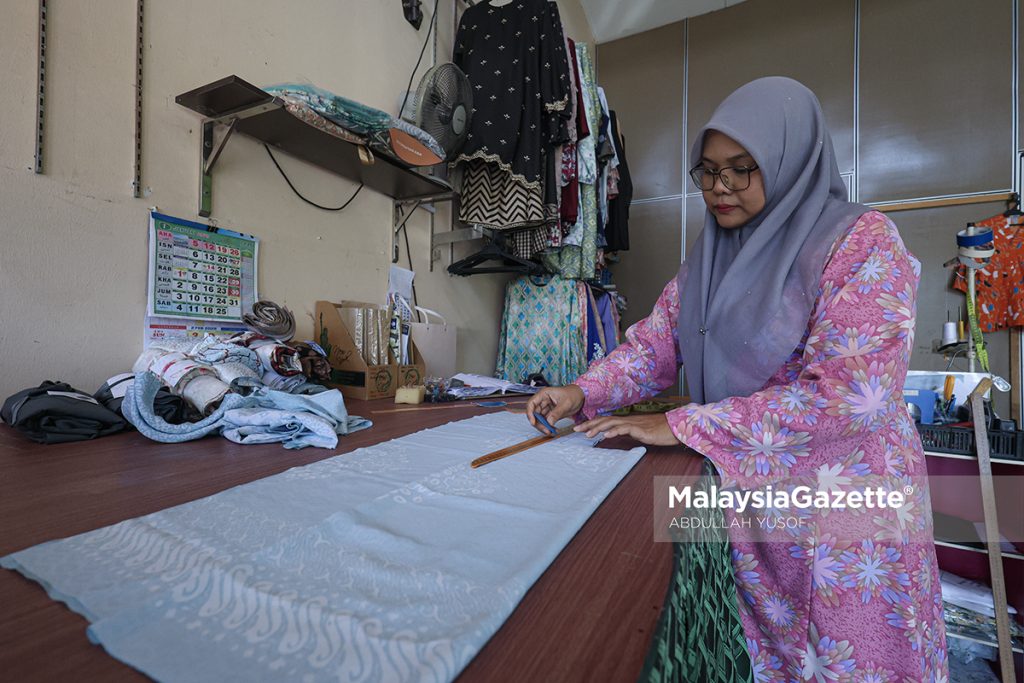 Tempahan baju raya masih jadi pilihan orang ramai