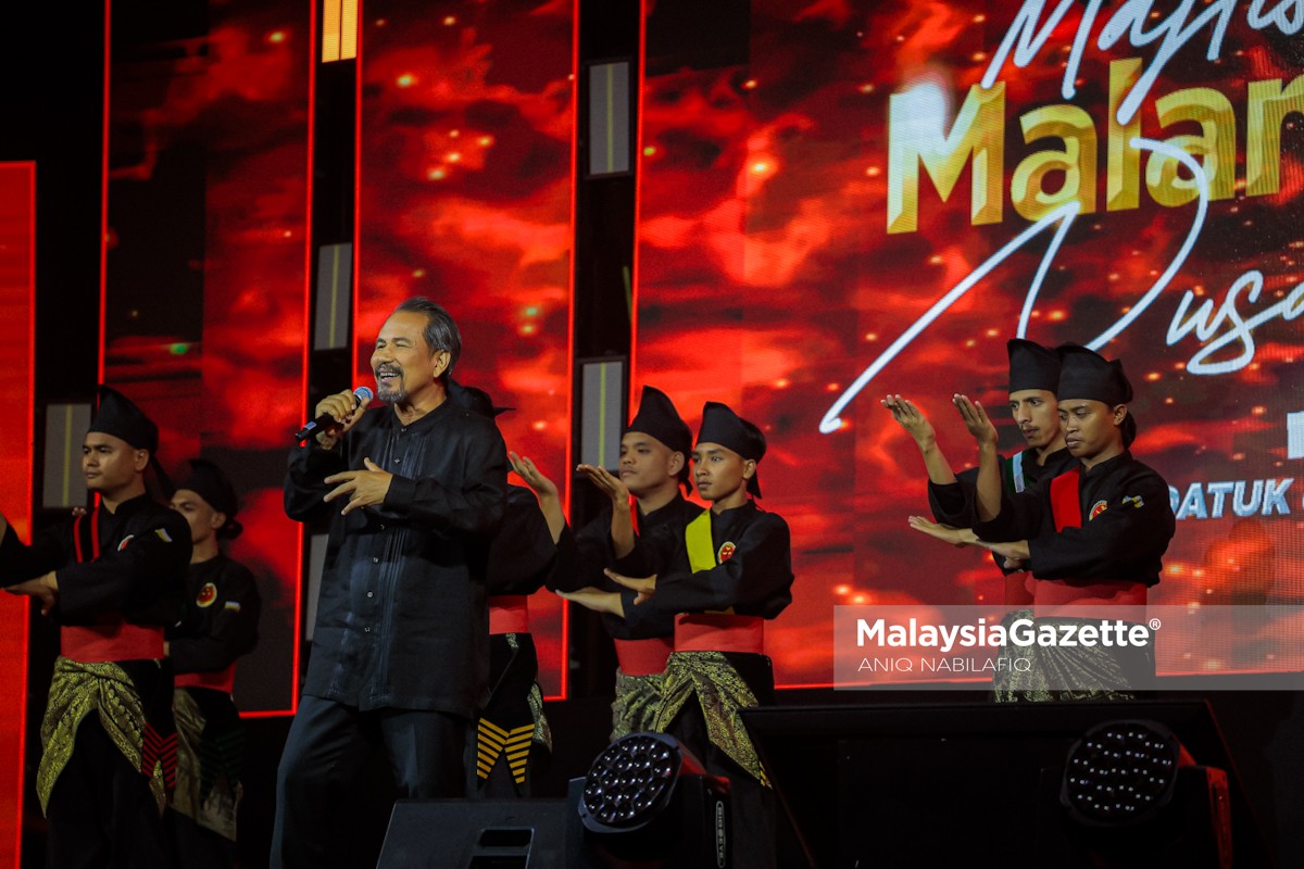 Sultan Nazrin Majlis Amal KBGK Majlis Makan Malam Amal Nusantara Kelab Bakti Gunung Keledang KBGK kutip dana kebajikan sumbangan KBGK rumah anak yatim MoU KBGK dan USAS Pelan Perak Sejahtera 2030