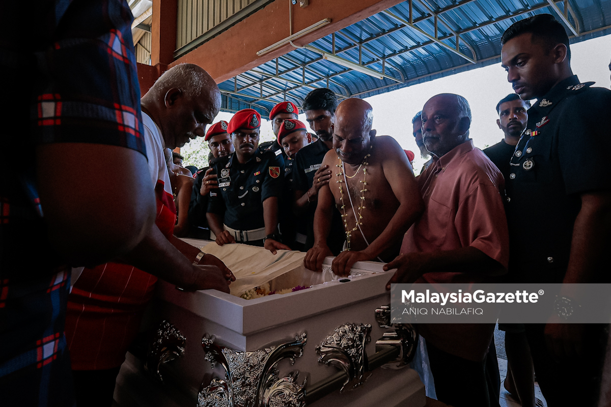 bapa anggota FRU pitam pengebumian anggota FRU, kemalangan FRU Teluk Intan, tragedi trak FRU Perak, Sarjan S Perumal, nahas FRU Sungai Lampam Sarjan S Perumal Krematorium