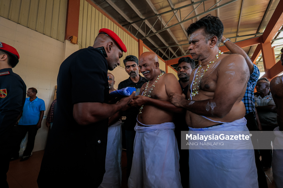 bapa anggota FRU pitam pengebumian anggota FRU, kemalangan FRU Teluk Intan, tragedi trak FRU Perak, Sarjan S Perumal, nahas FRU Sungai Lampam Sarjan S Perumal Krematorium