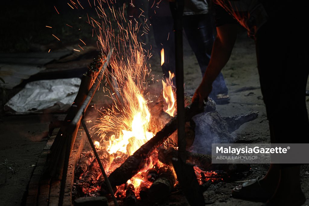 Lemang Tepung makanan tradisi 'Orang Parit'