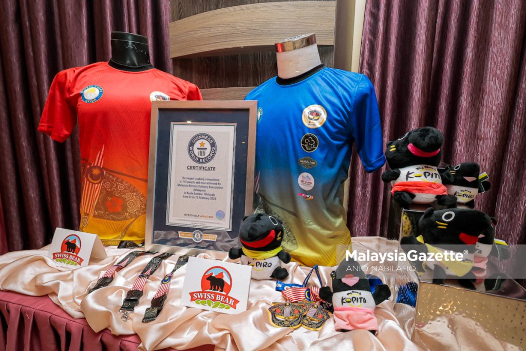80 reruai jualan turut disediakan bagi peniaga tempatan memasarkan produk masing-masing dengan kadar sewaan yang berpatutan