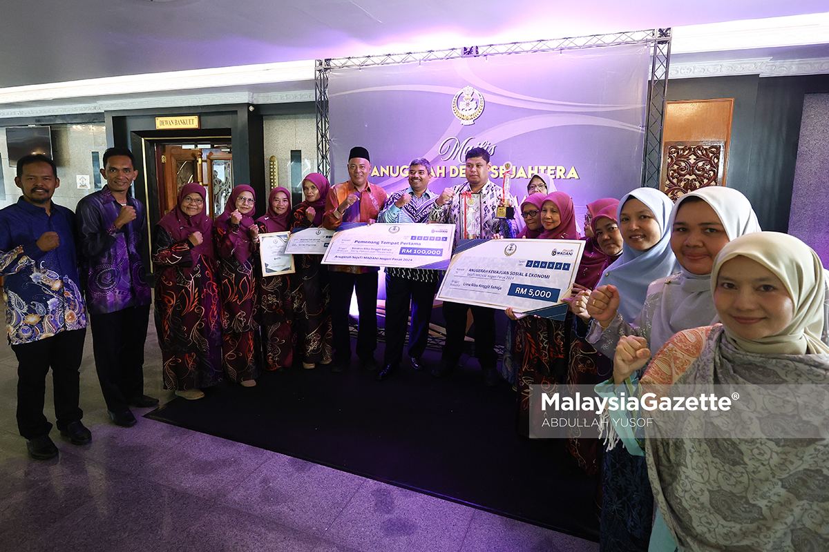 Anugerah Desa Sejahtera dan Sejati Madani 2024 Perak Kampung Jaya Setia Kuala Kangsar Kampung Telaga Nenas Manjung Johan Anugerah Desa Sejahtera 2024 Johan Anugerah Sejati Madani 2024 JS Licious kerepek projek kelong Kampung Telaga Nenas pembangunan desa Perak inisiatif komuniti luar bandar produk kampung halal pelancongan memancing Perak