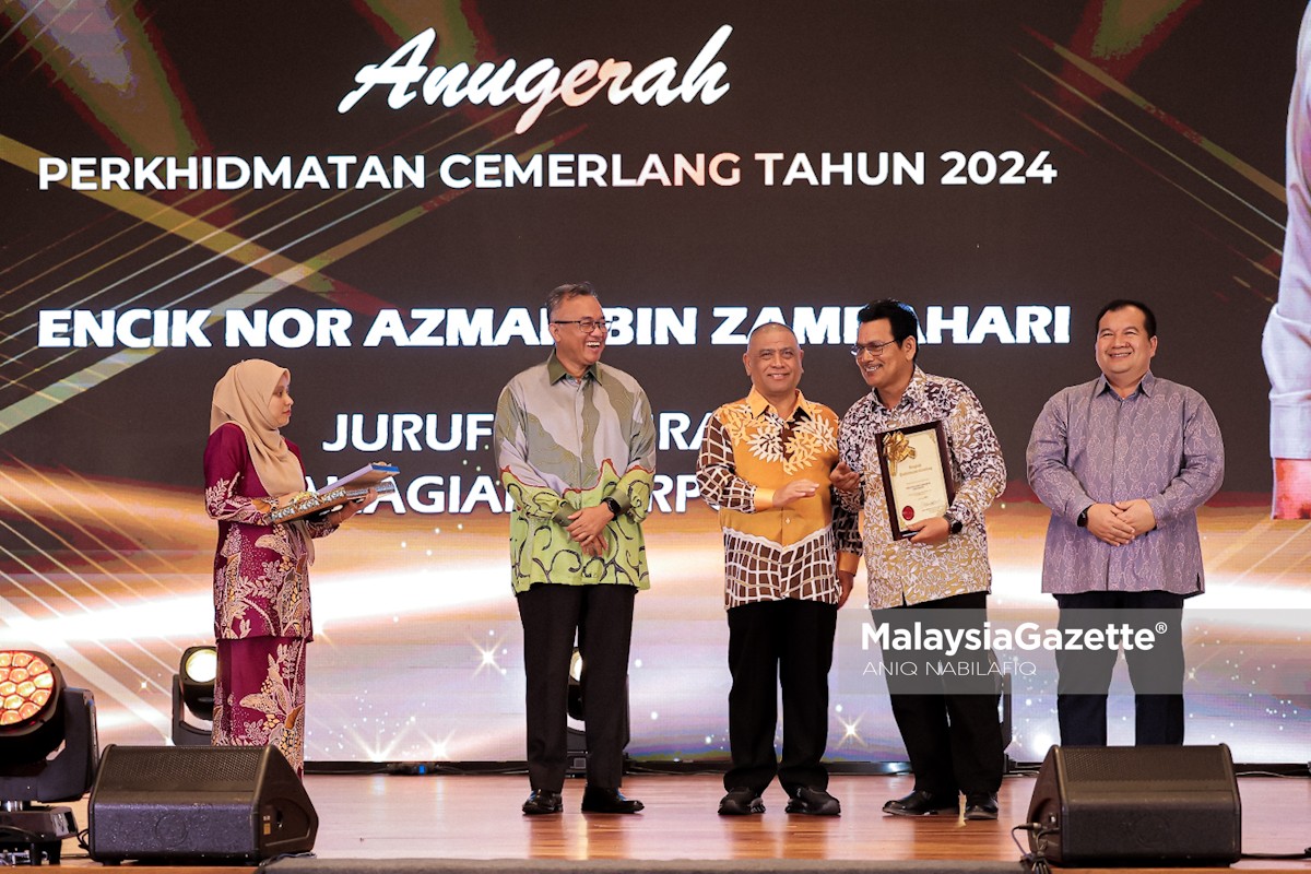 Penjawat awam berintegriti kemahiran penjawat awam, integriti penjawat awam, Perak Sejahtera 2030, Anugerah Perkhidmatan Cemerlang Perak, Saarani Mohamad penjawat awam, profesionalisme sektor awam, ekonomi digital negeri Perak