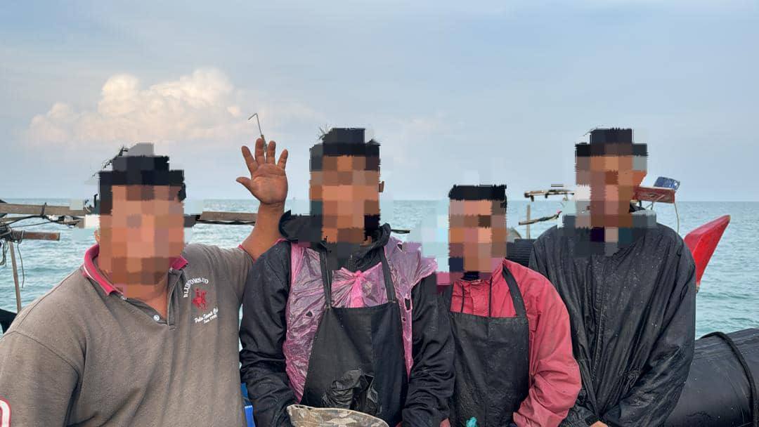 Maritim Perak tahan bot bubu naga perairan negeri perak bot pukat hanyut ditahan, bubu naga dirampas, Maritim Malaysia Perak, pencerobohan perairan Pulau Talang, penangkapan nelayan asing, penguatkuasaan Akta Perikanan, jenayah maritim Perak