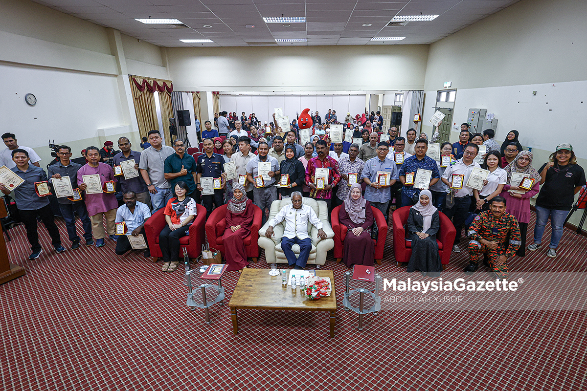 Larangan vape Perak larangan penjualan vape, kerajaan negeri Perak, A Sivanesan, industri vape Malaysia, rokok elektronik, kajian larangan vape