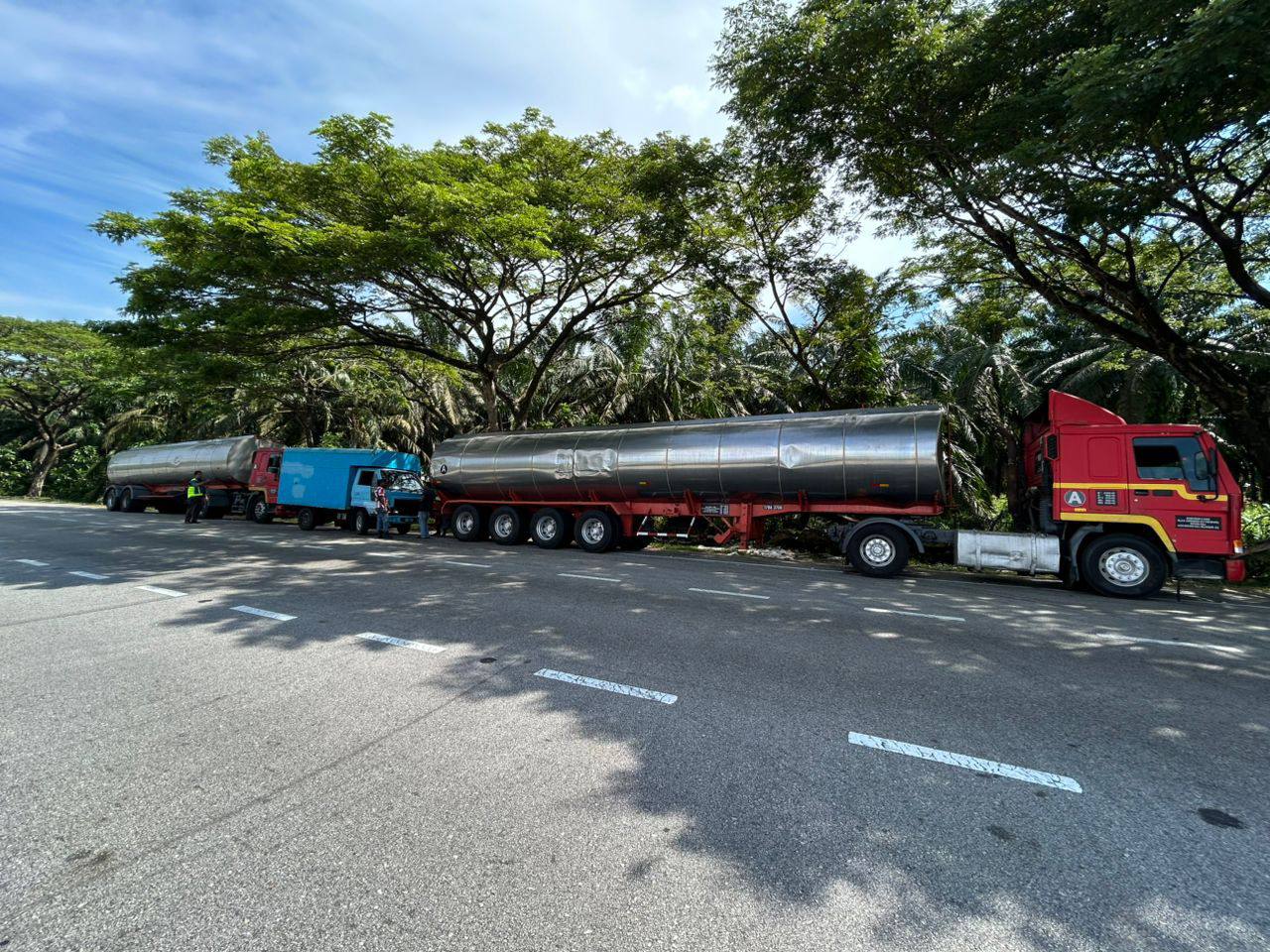PGA rampas 75,400 kg minyak sawit penyeludupan minyak sawit Taiping, nilai rampasan minyak sawit RM1 juta, Op Taring Palma PGA, PGA Briged Utara rampas minyak sawit, jenayah minyak sawit Malaysia, MPOB operasi minyak sawit