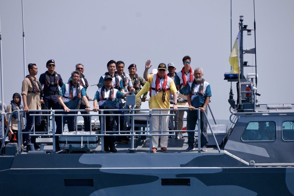 Sultan Nazrin berangkat ke Program Melabuh Tukun Pulau Sembilan