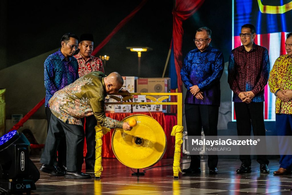 Kibar Jalur Gemilang dengan tertib, beradab – Saarani