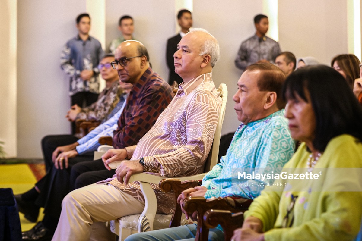 Sultan Nazrin Kejohanan Golf Tunku Canselor UM NUS Sultan Perak Sultan Nazrin, Presiden Singapura Tharman Shanmugaratnam, Kejohanan Golf UM NUS, Universiti Malaya, Universiti Nasional Singapura, hubungan akademik UM NUS, Kelab Golf Diraja Perak