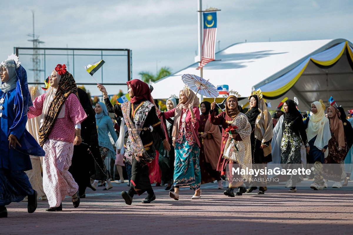 Sambutan Hari Kebangsaan Perak 2025 Sultan Nazrin Muizzuddin Shah, Hari Kebangsaan di Ipoh, perarakan Hari Kebangsaan Perak, sambutan 31 Ogos Perak, Dewan Bandaran Ipoh, rakyat Perak merdeka, Hari Merdeka Perak 2025