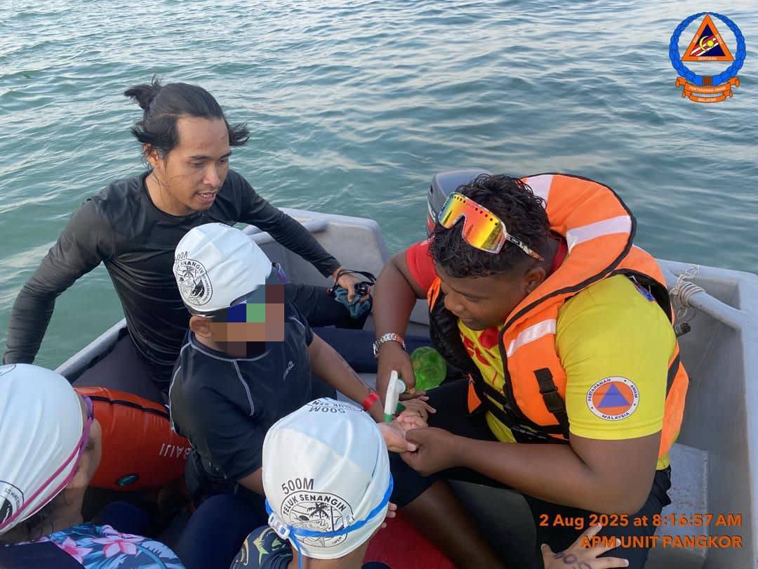 peserta cedera disengat obor-obor renang laut terbuka Teluk Senangin, obor-obor serang peserta, kejadian obor-obor Perak, acara renang laut Malaysia, kes disengat obor-obor, Raja Azlan Muzaffar Shah