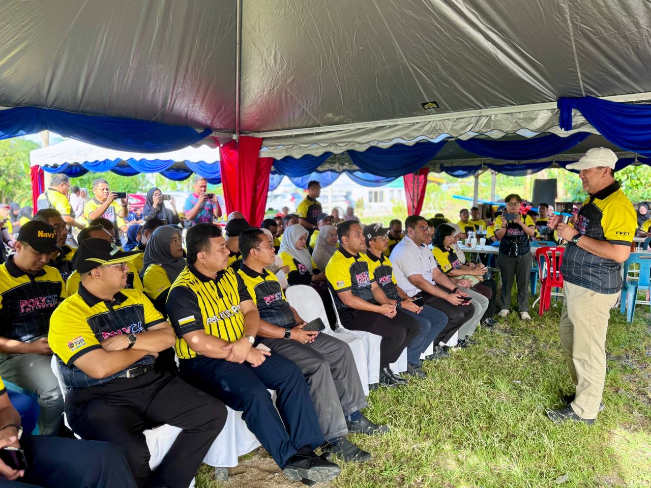 Projek Kampung Angkat MADANI Bendang Siam projek TVET Perak, pembangunan luar bandar Changkat Jering, Kampung Batu 8 Bendang Siam, JPPKK, politeknik dan kolej komuniti, inisiatif MADANI Perak, pembaikan rumah B40, pembangunan kampung Perak