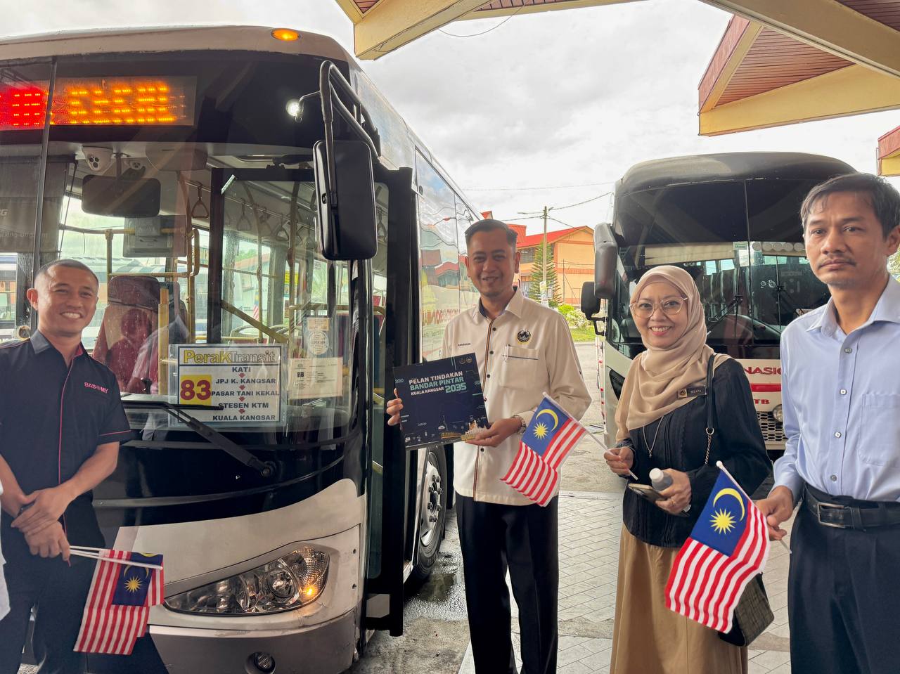Kolam Renang Kuala Kangsar MPKK, JKR, Dr Sakduddin Zamli, baik pulih kolam renang, pembukaan semula kolam renang, rekreasi awam Kuala Kangsar, fasiliti awam Perak, Bas Perak Sejahtera
