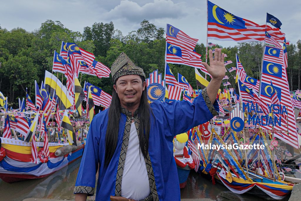 Rezeki nelayan tiga anak menang RM10,000 pertandingan bot berhias