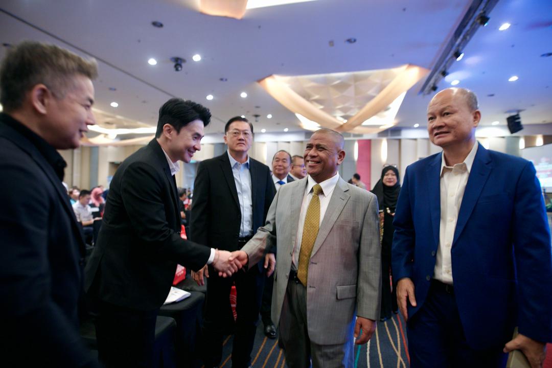 Empat negeri utara peluang kerja tenaga tempatan tenaga kerja tempatan, peluang pekerjaan Perak, Mesyuarat NCIA, pembangunan wilayah utara, Saarani Mohamad, Anwar Ibrahim, pelaburan industri utara, TVET Perak, ekonomi negeri utara, Perak Kedah Perlis Pulau Pinang