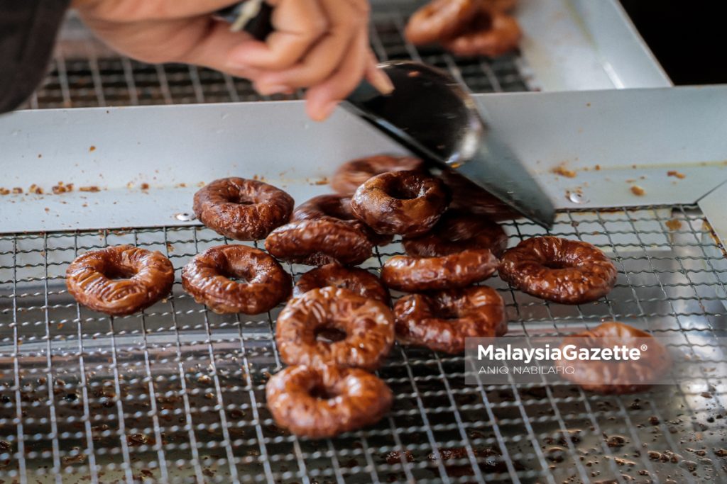 Inovasi kuih tradisional, ‘denderam kopi‘ produk terbaharu Dodol Warisan Cikgu Anjang