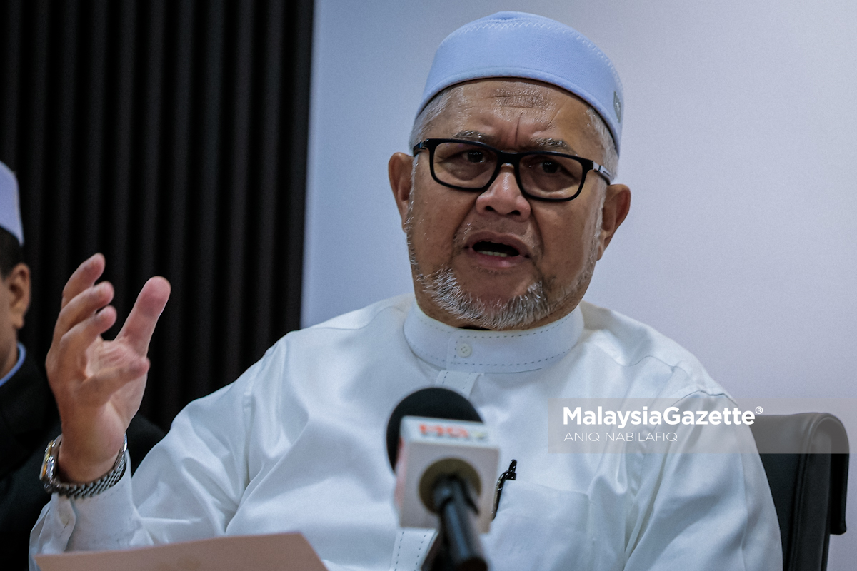 Datuk Razman Hormati wartawan, menteri perlu belajar adab - Razman - MG Perak