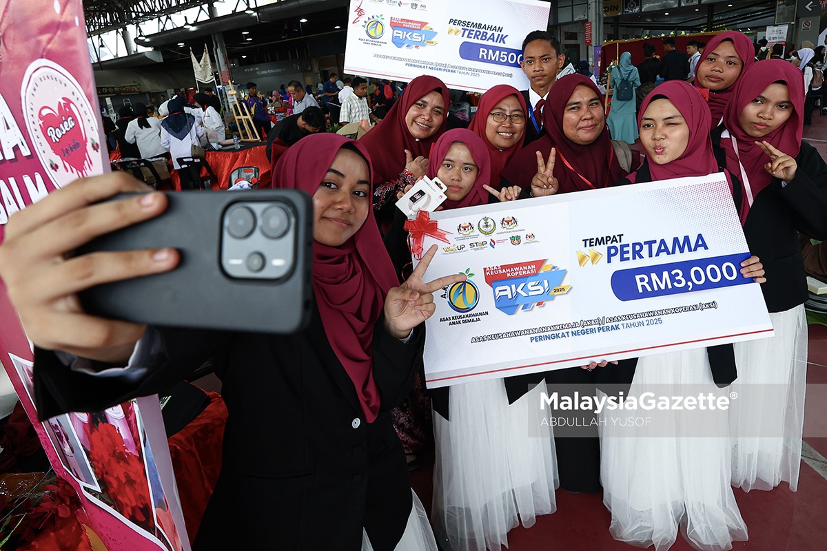 Rosea Lip Balm Koperasi SMK Rungkup produk roselle Perak, keusahawanan pelajar, Koperasi SMK Rungkup Berhad, Pertandingan AKAR AKSI 2025, usahawan muda sekolah, produk tempatan roselle