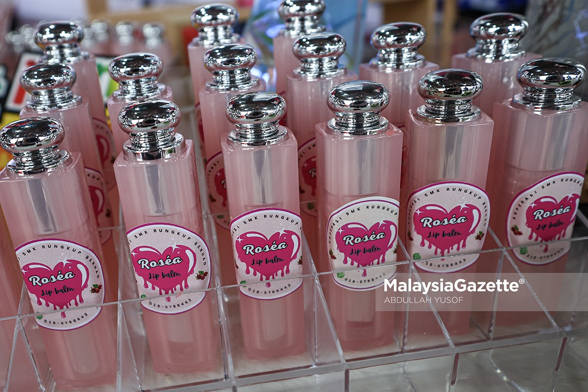 Rosea Lip Balm Koperasi SMK Rungkup produk roselle Perak, keusahawanan pelajar, Koperasi SMK Rungkup Berhad, Pertandingan AKAR AKSI 2025, usahawan muda sekolah, produk tempatan roselle