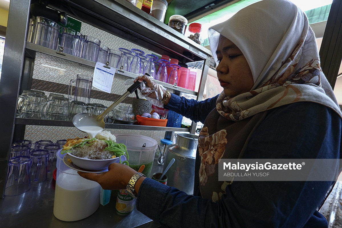 Cendol Durian Anak Apak Ipoh cendol pulut durian Ipoh, cendol viral Ipoh, tempat makan menarik Ipoh, cendol durian Perak, makanan popular Ipoh, pencuci mulut tradisional, cendol buatan sendiri, Siti Zubaidah Sabarudin, pelancongan makanan Perak, makanan viral Malaysia