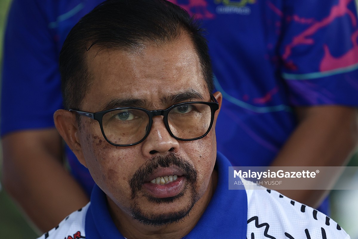 CUEPACS minta semak kadar KGT pembantu tadbir CUEPACS, kenaikan gaji tahunan penjawat awam, pembantu tadbir, skim perkhidmatan awam, Sistem Saraan Perkhidmatan Awam (SSPA), Datuk Dr Adnan Mat, kerajaan Malaysia, isu penjawat awam, semakan gaji sektor awam