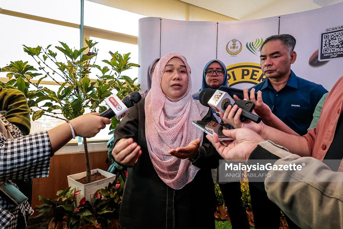 kopi Perak industri kopi Perak, tanaman kopi Liberica, pengeluaran kopi Malaysia, Norsiyenti Othman, Jabatan Pertanian Negeri Perak, Program Pembangunan Tanaman Kopi, biji kopi hijau, usahawan kopi tempatan